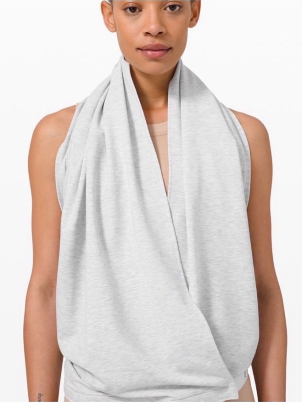 Lululemon Vinyasa Scarf Light Gray One Size Stretch Snaps Logo‎ Versatile